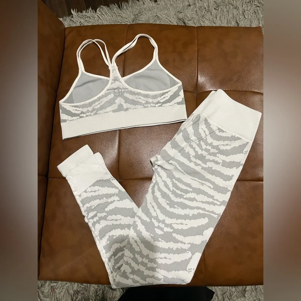Bombshell Tiger Set - Picture 2 of 5